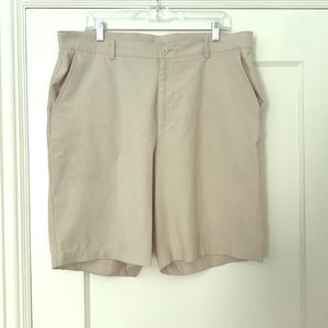 Men’s Light Beige Golf Shorts